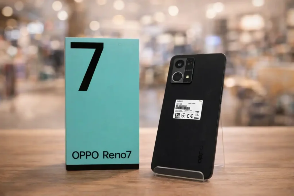 OPPO Reno7, smartphone intermediário premium escolhido para marcar a entrada oficial da marca no Brasil.